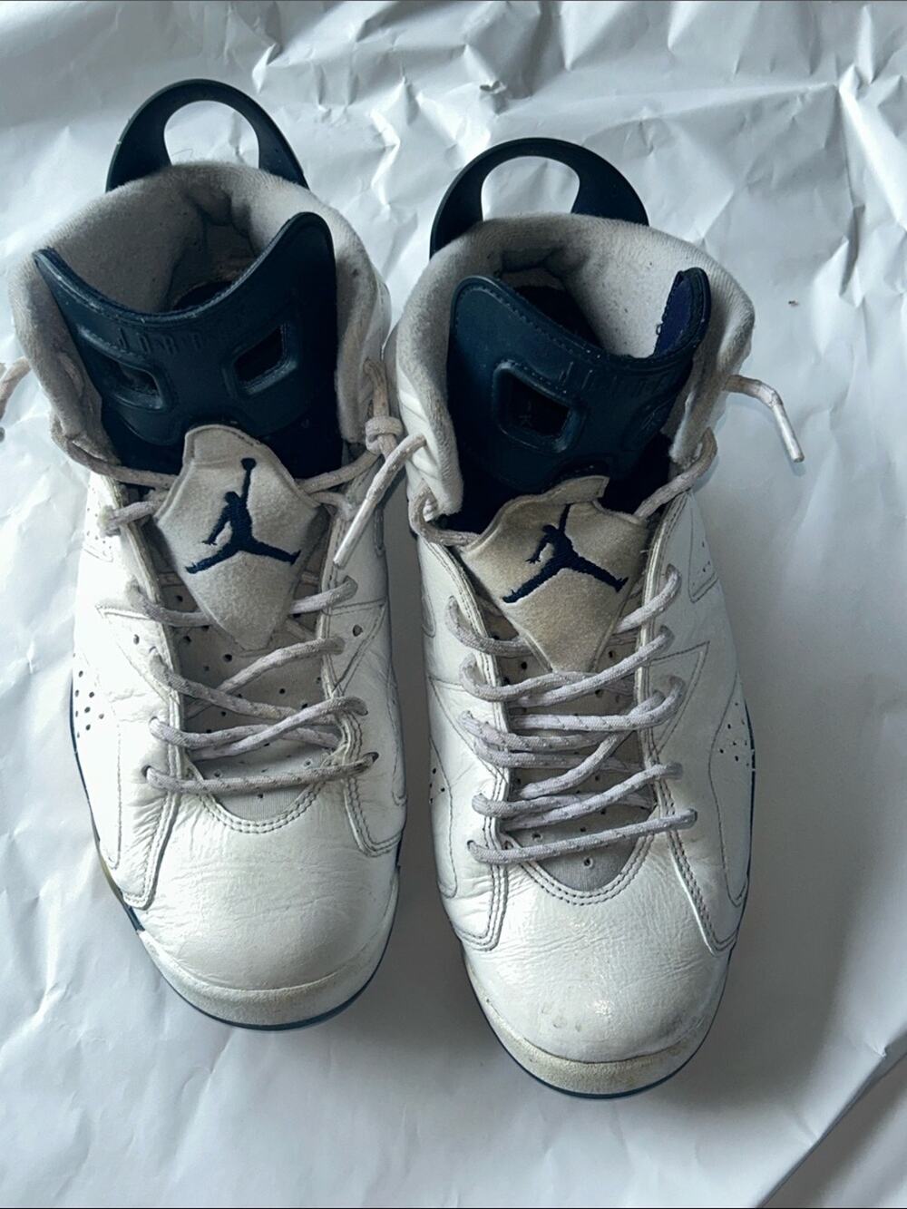 Nike White and Navy Retro Air Jordan Basketball Shoes